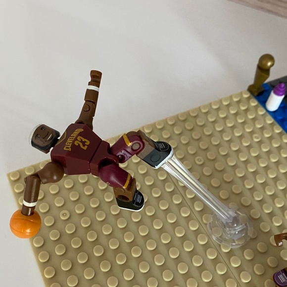 NBA C3 Legos Lebron James Vs. Kobe Bryant One on One - 100% complete - Picture 9 of 11